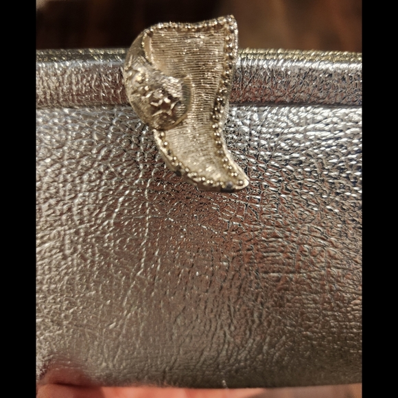 Gorgeous VTG Silver Clutch - Picture 12 of 16